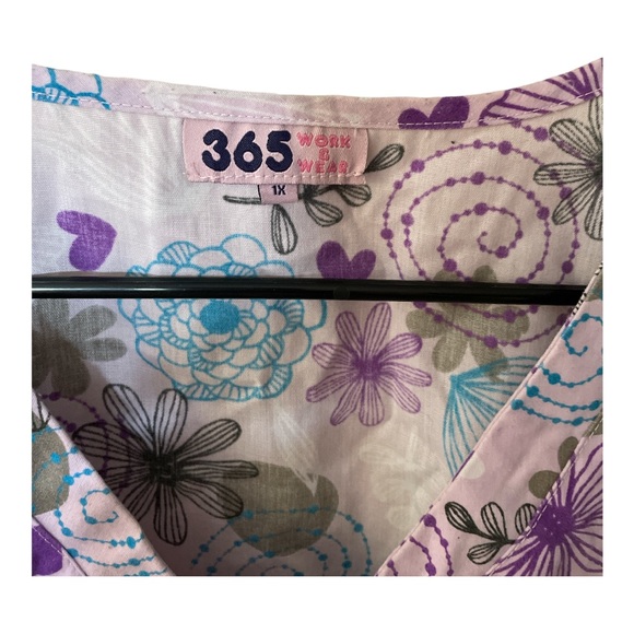 365 work & wear scrub top in XL - Picture 4 of 5